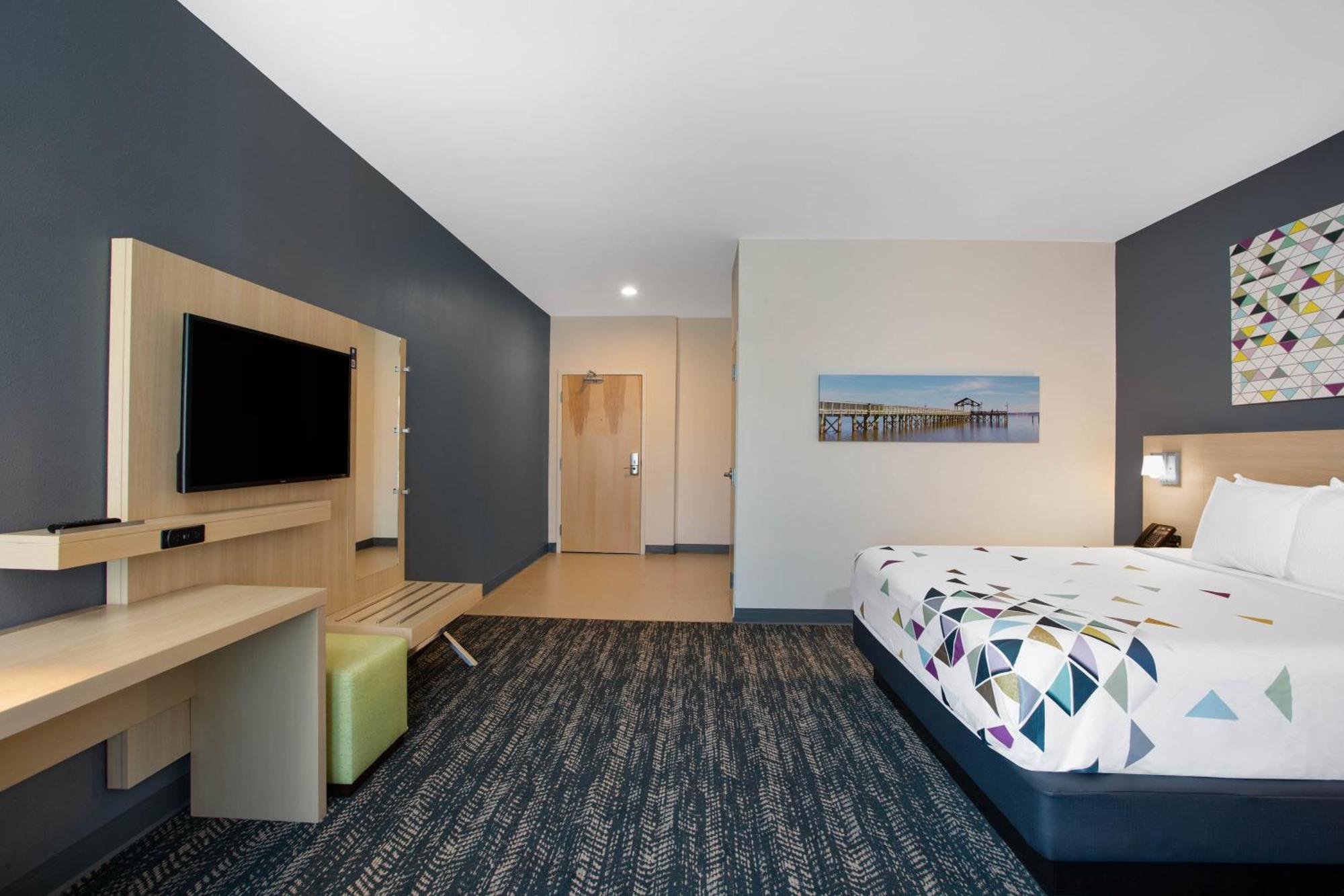 King Room Mobility or Hearing Impaired Access Non-Smoking,1687553198:JPEG